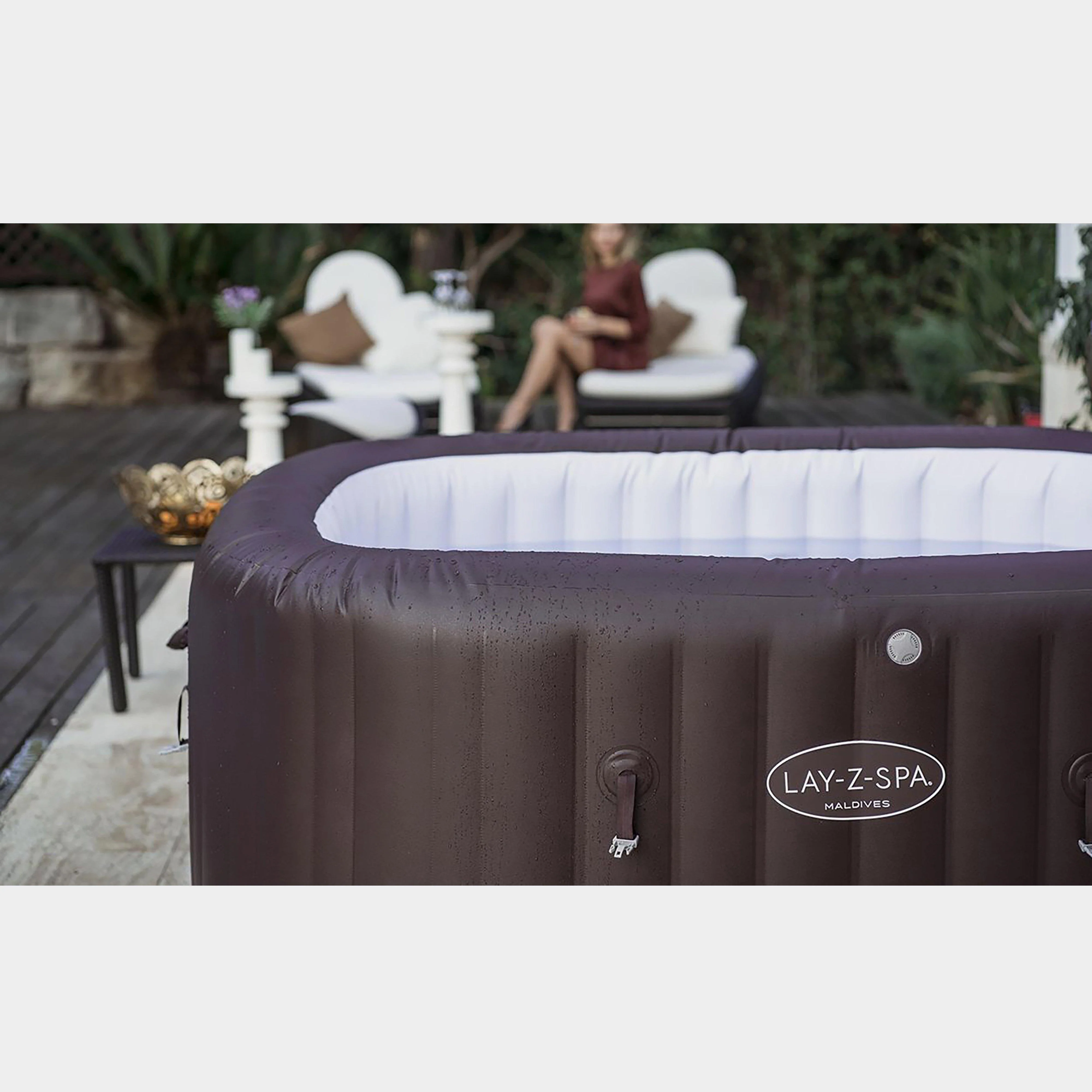 Maldives HydroJet Pro Hot Tub - Image 4