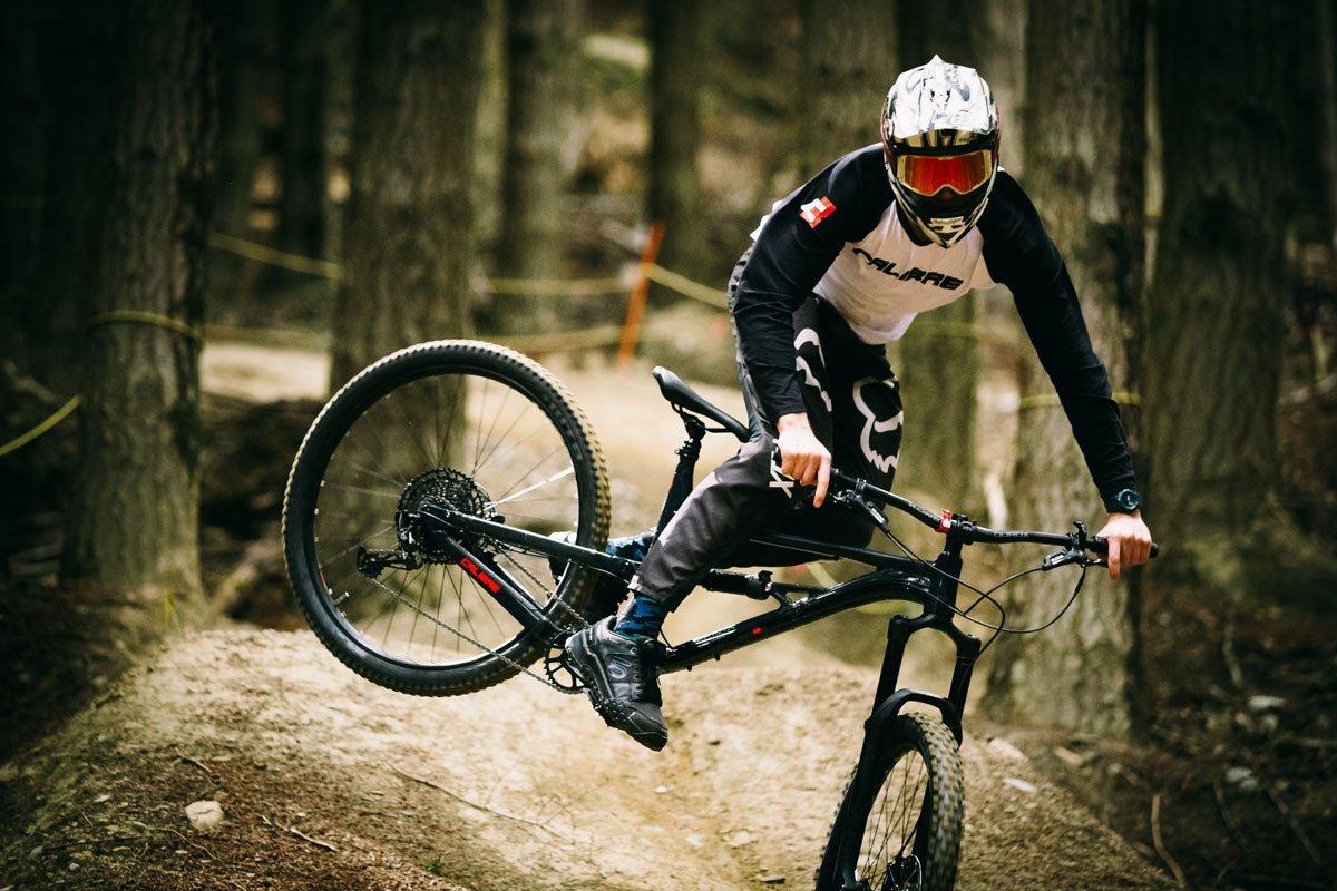 Sentry Enduro Mountain Bike - Image 9