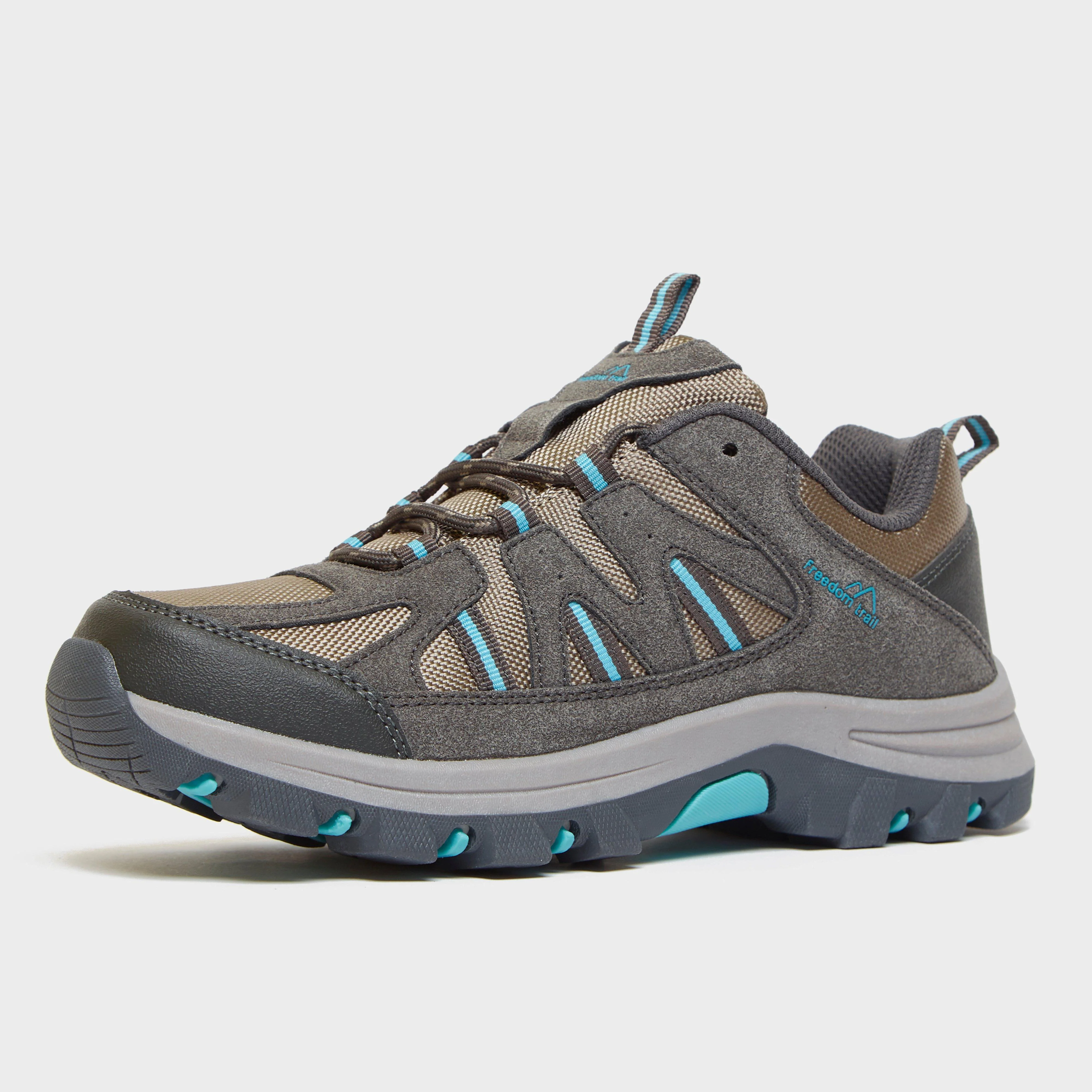Women's Buxton Walking Shoe - Image 3