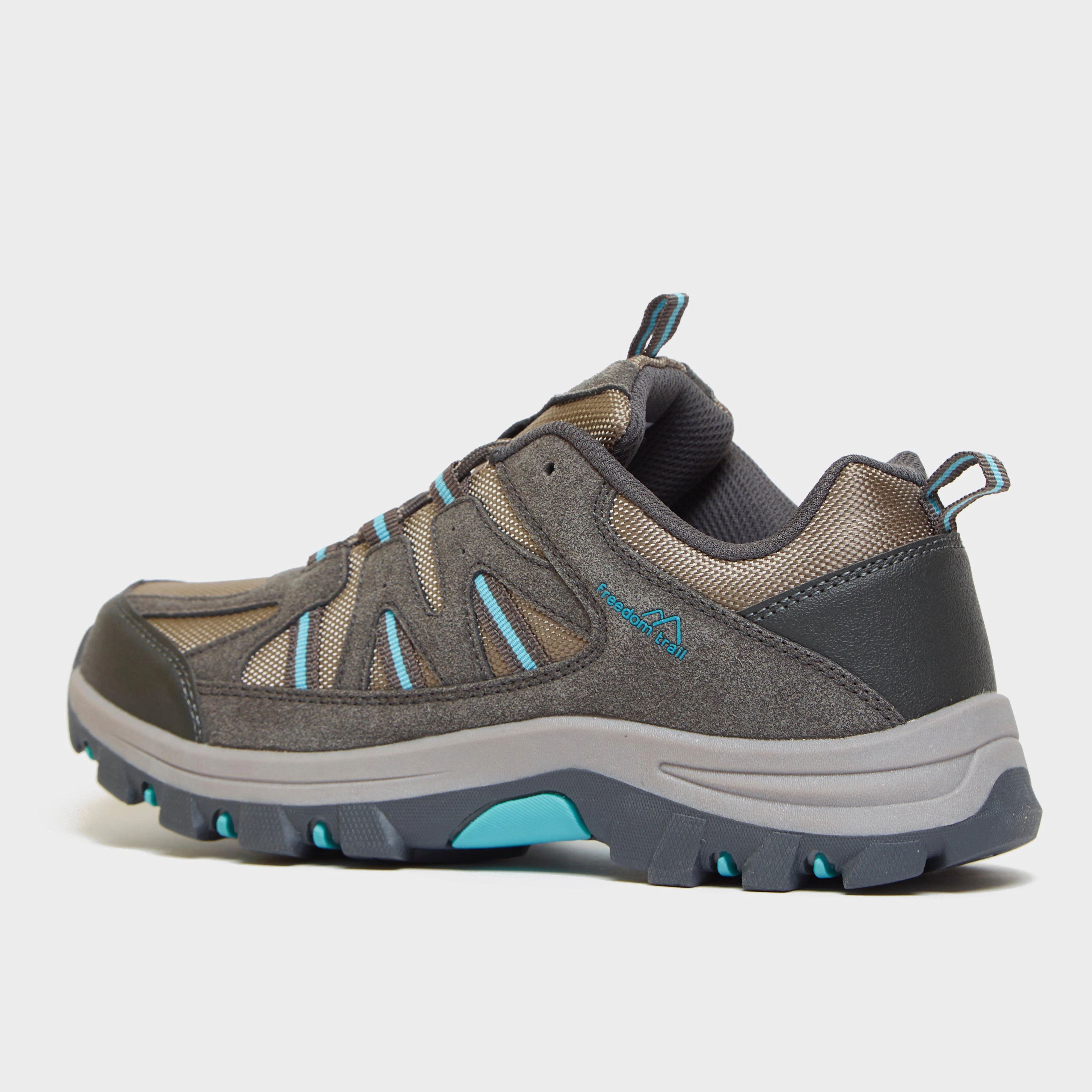 Women's Buxton Walking Shoe - Image 6