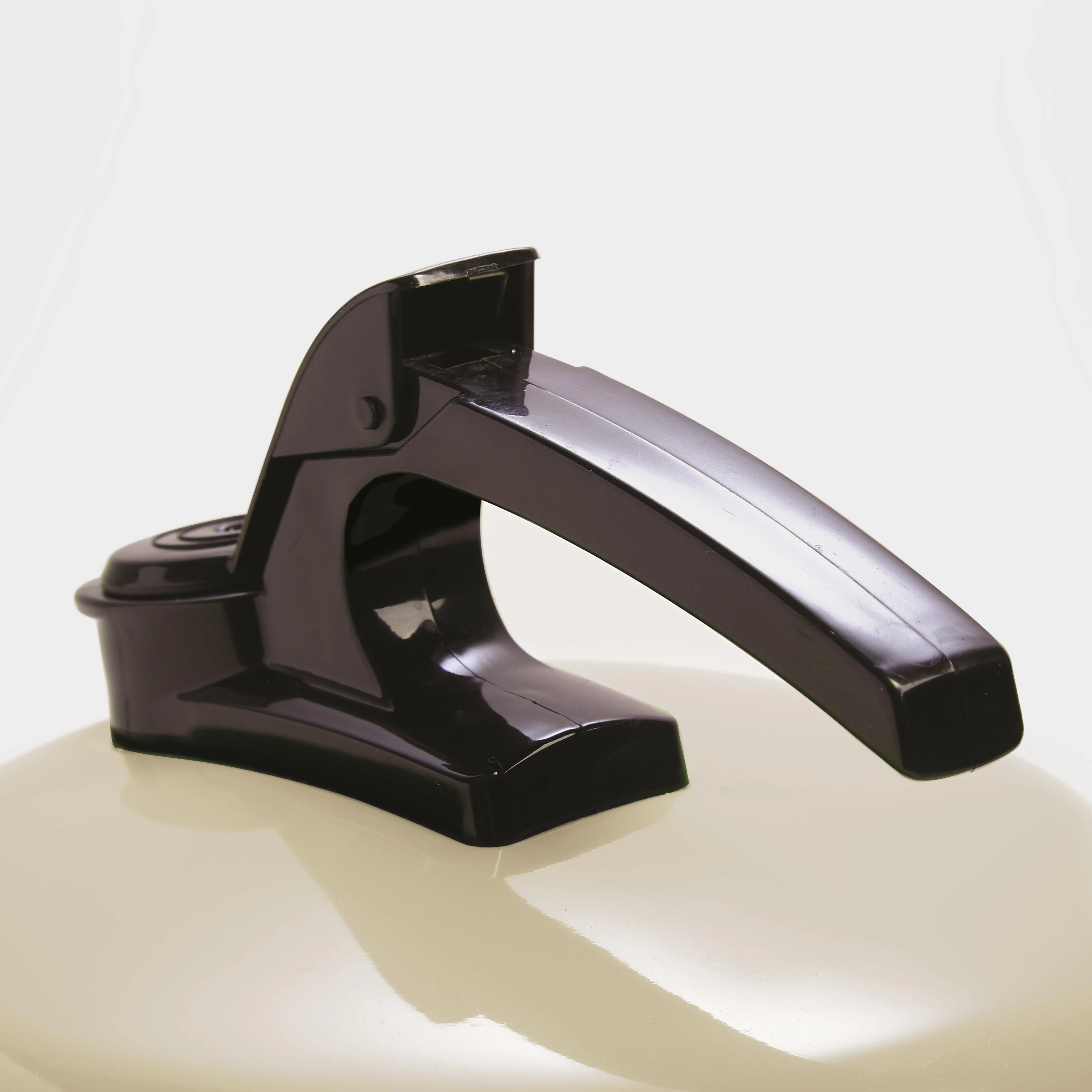 Whistling Kettle 2L - Image 14