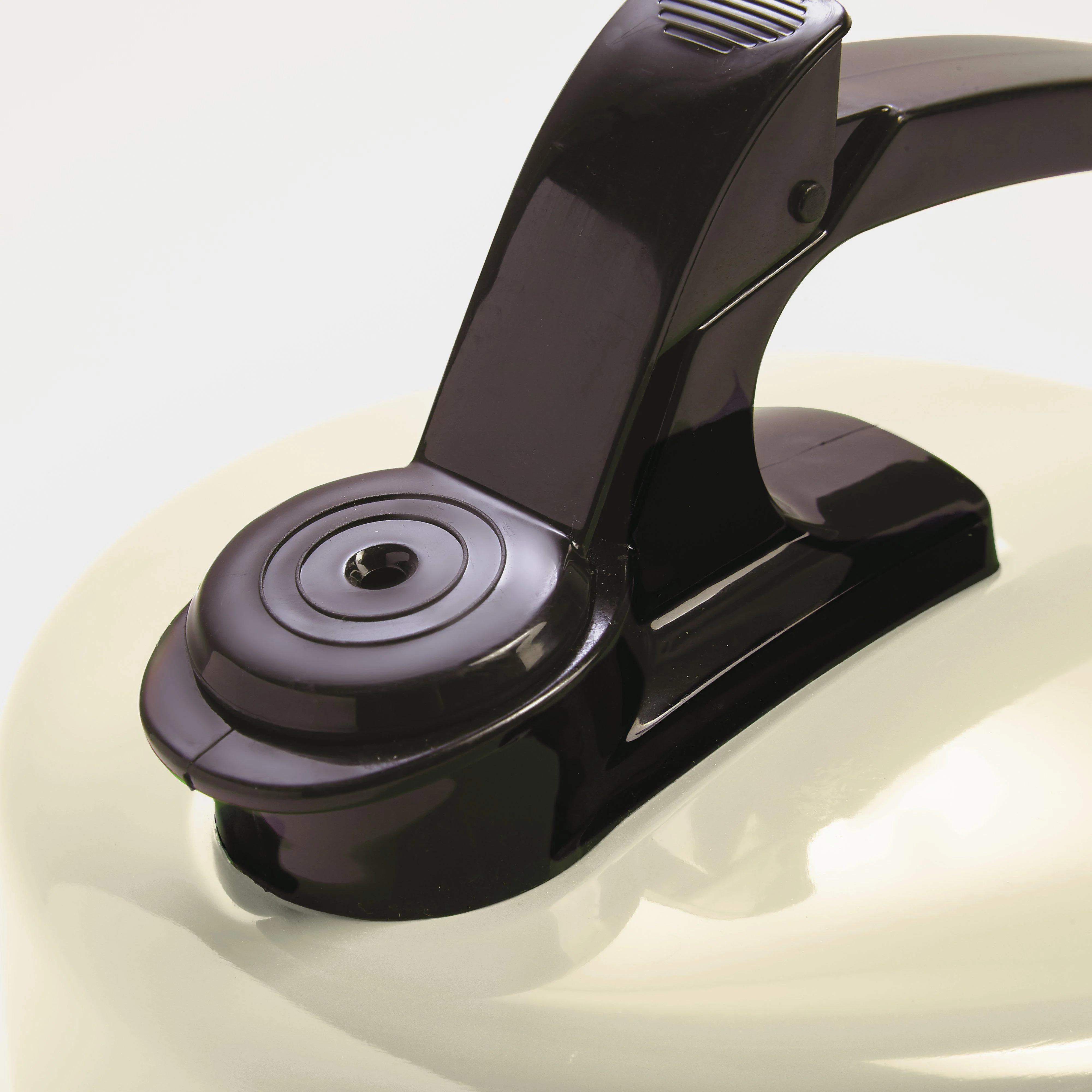 Whistling Kettle 2L - Image 9