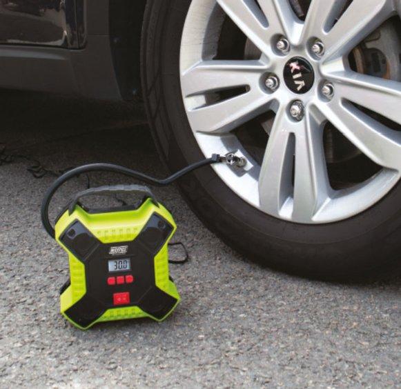 12V Air Compressor Auto Digi - Image 2