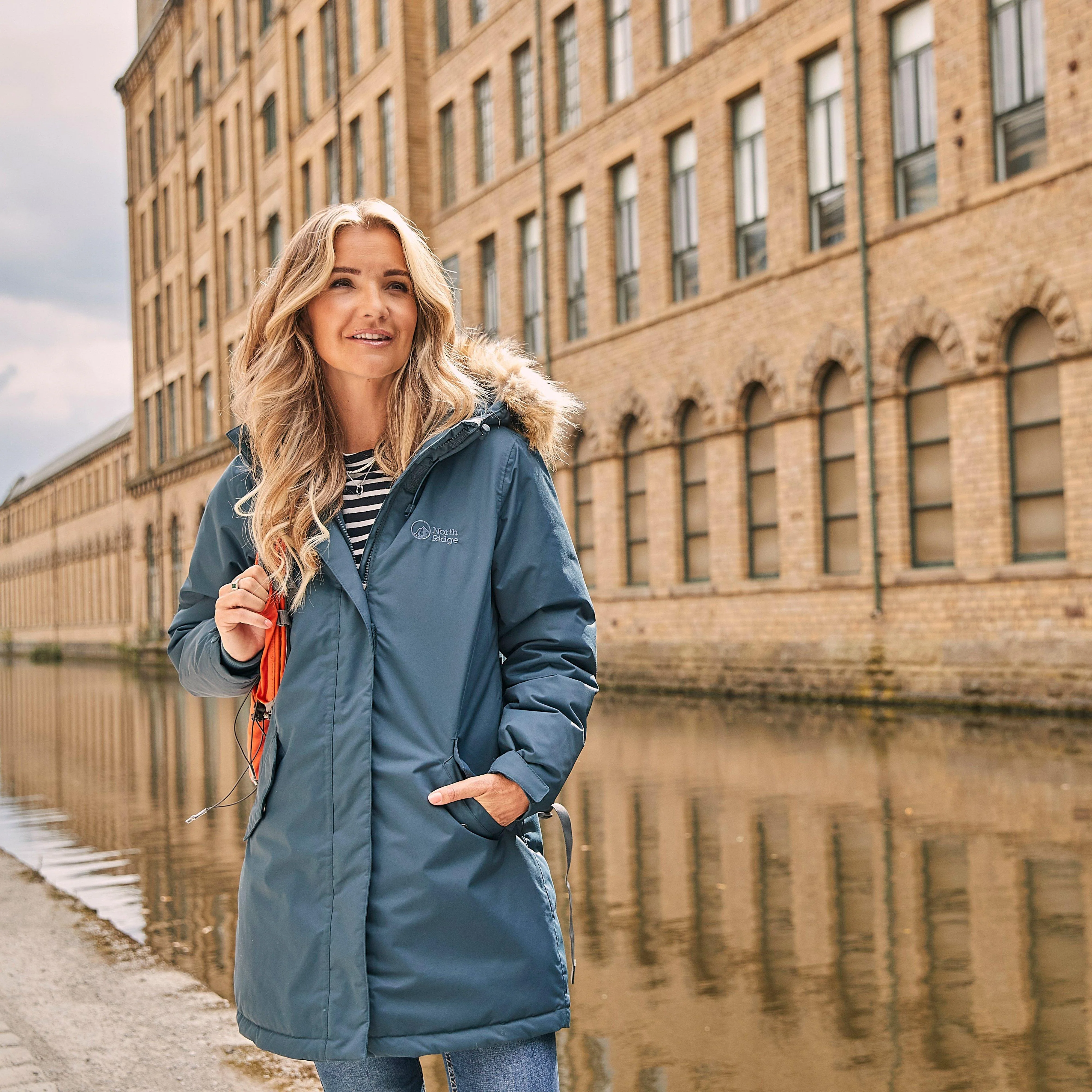 Women’s Range Down Parka - Image 12