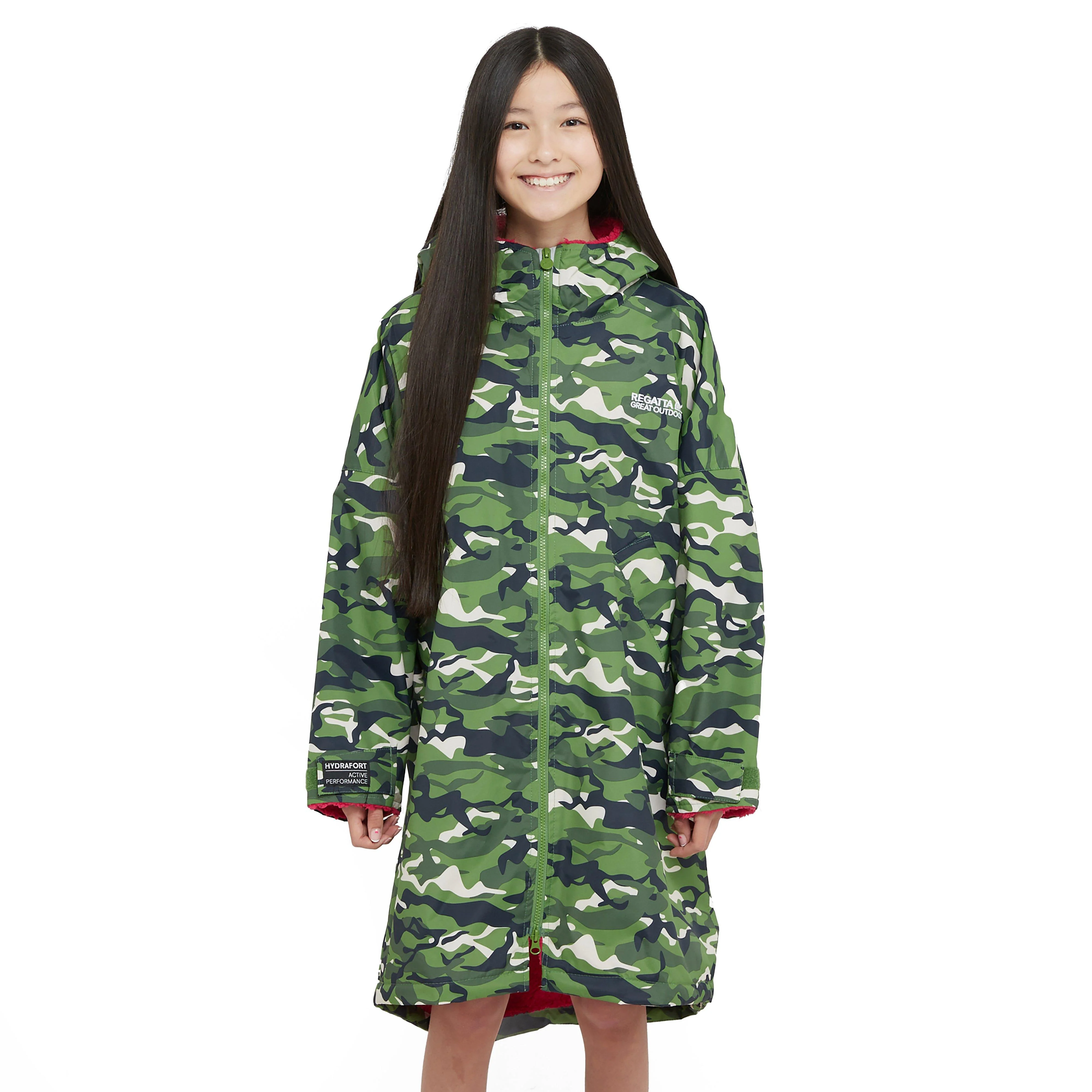 Kids’ Waterproof Changing Robe - Image 10